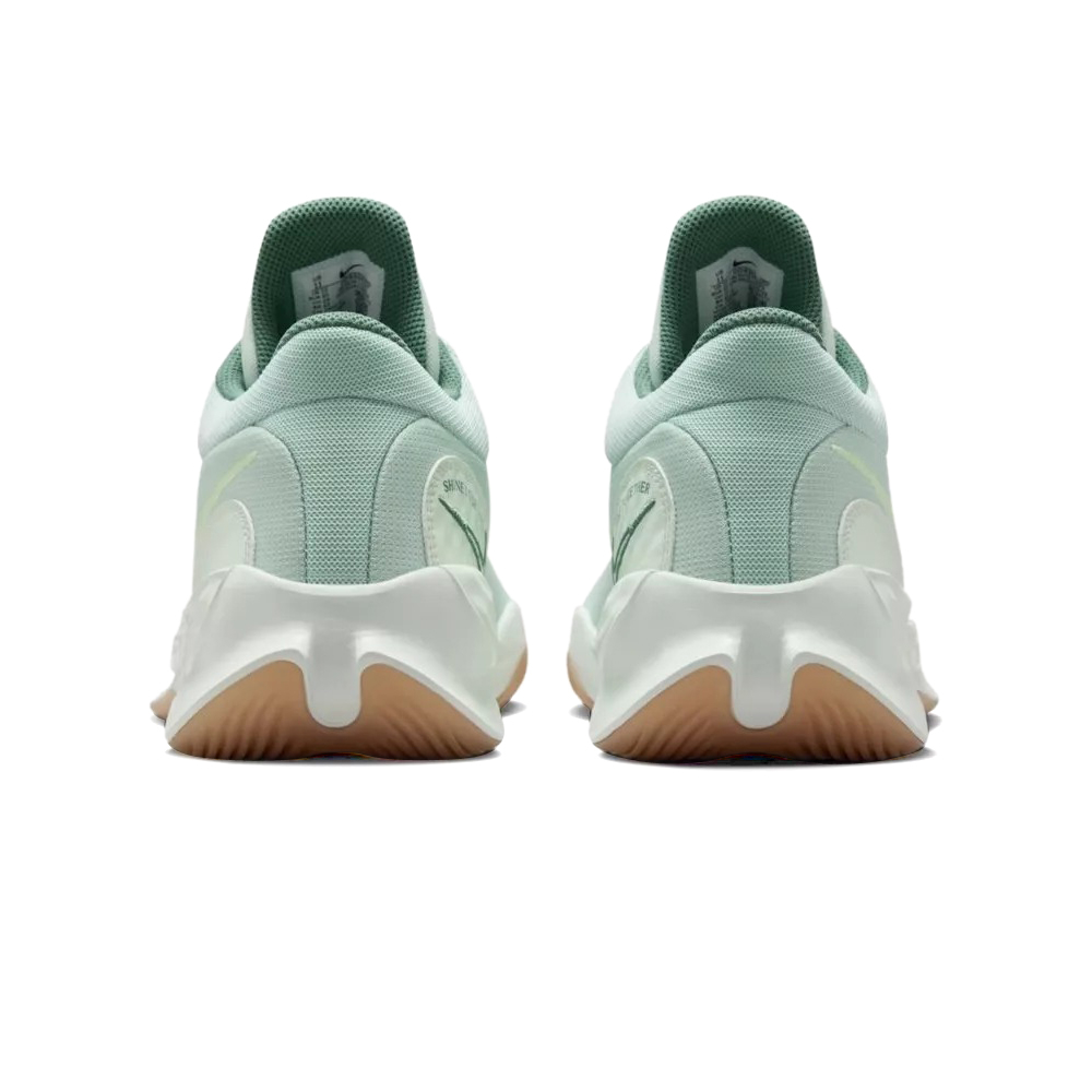 highlight green nike shoes