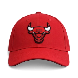 NBA CHICAGO BULLS CLASSIC BASEBALL CAP 'RED'