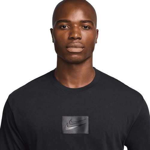 black oversized nike t shirt