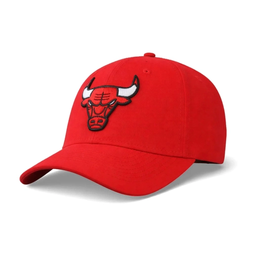 NBA CHICAGO BULLS CLASSIC BASEBALL CAP 'RED'
