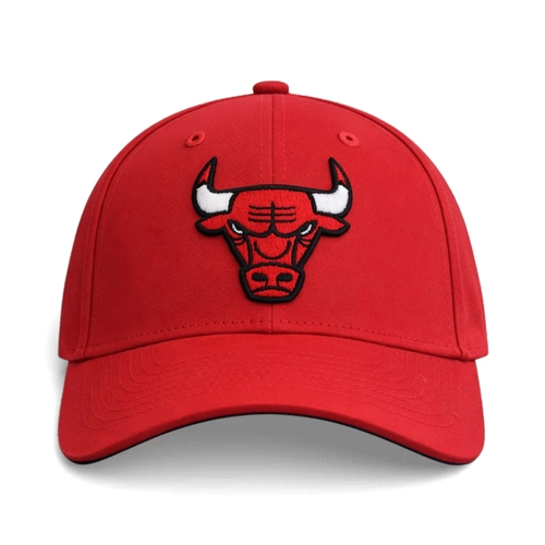 NBA CHICAGO BULLS CLASSIC BASEBALL CAP 'RED'
