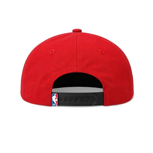 NBA CHICAGO BULLS CLASSIC BASEBALL CAP 'RED'