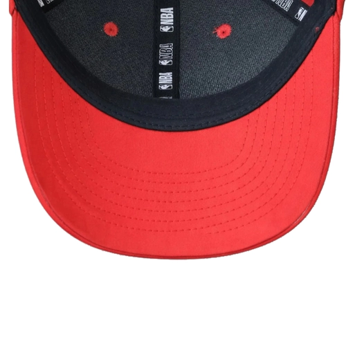 NBA CHICAGO BULLS CLASSIC BASEBALL CAP 'RED'