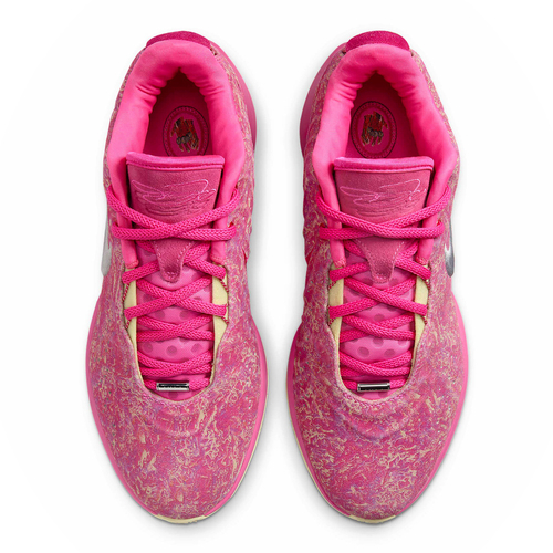 Light pink nike basketball shoes best sale