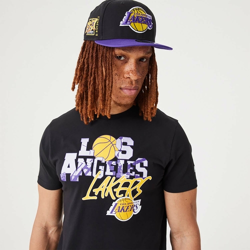LOS ANGELES LAKERS NBA INFILL GRAPHIC T-SHIRT 'BLACK'