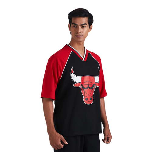 NBA CHICAGO BULLS CONTRAST COLOUR OVERSIZED T-SHIRT 'BLACK'