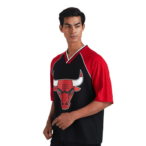 NBA CHICAGO BULLS CONTRAST COLOUR OVERSIZED T-SHIRT 'BLACK'