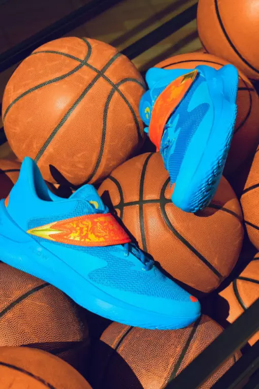 Under Armour Under Armour Curry Fox 'Happy Fox Day' Basketball