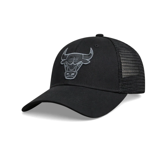 NBA CHICAGO BULLS MONOCHROME BLACK TRUCKER CAP 'BLACK'