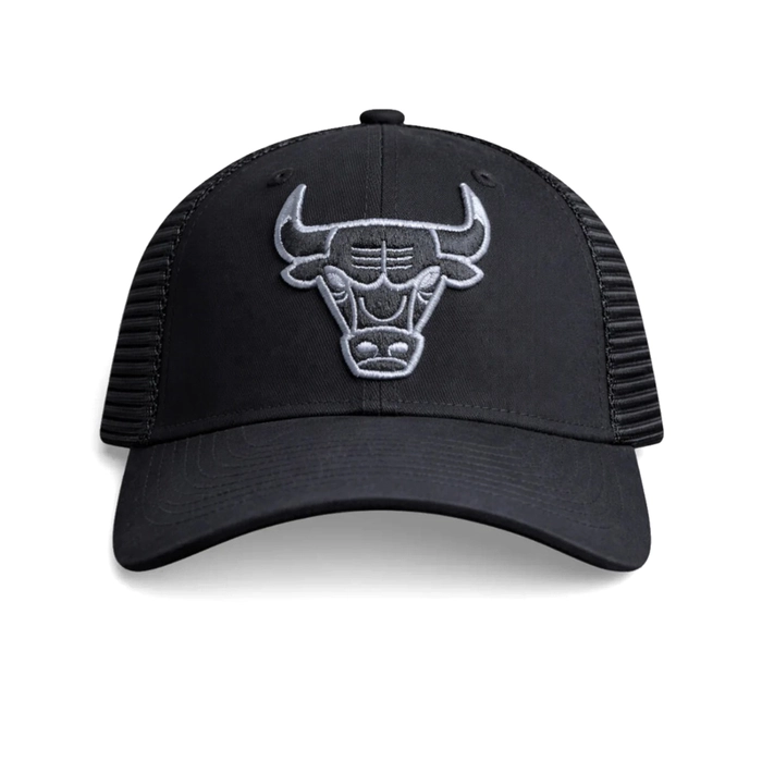 NBA CHICAGO BULLS MONOCHROME BLACK TRUCKER CAP 'BLACK'