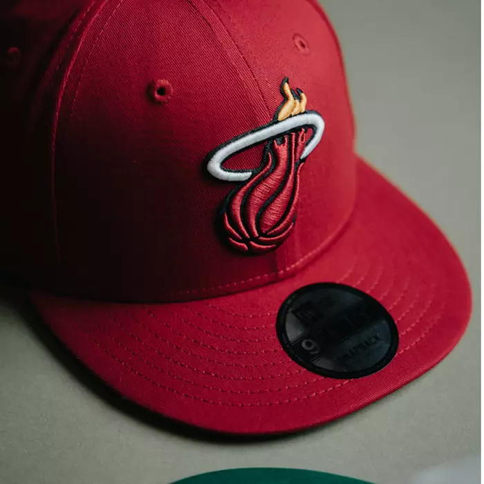 NEW ERA MIAMI HEAT NBA REAR LOGO 9FIFTY SNAPBACK CAP 'RED'