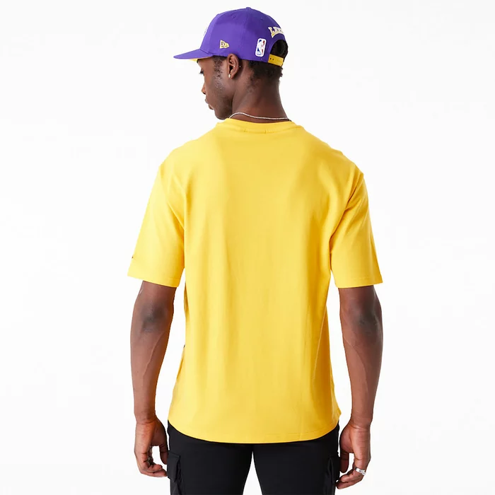 NEW ERA LOS ANGELES LAKERS NBA LARGE WORDMARK DARK OVERSIZED T-SHIRT 'YELLOW'