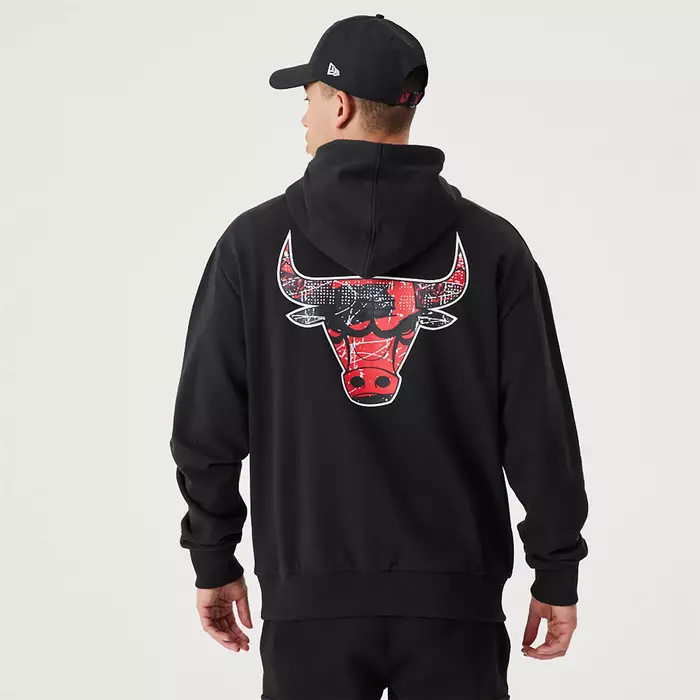 NEW ERA CHICAGO BULLS NBA INFILL TEAM LOGO PULLOVER HOODIE 'BLACK'